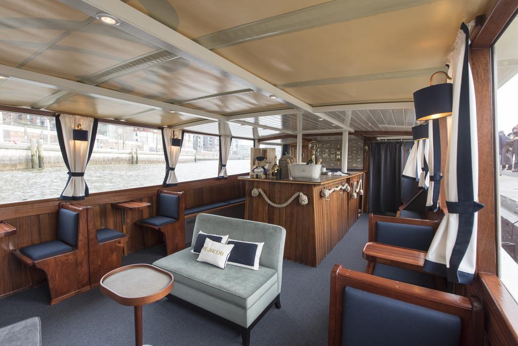 Hotel Louis C. Jacob Хамбург Екстериор снимка The interior of the ship